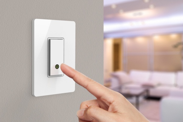Không bật/tắt tất cả các công tắc, thiết bị điện trong nhà khi ngửi thấy mùi gas