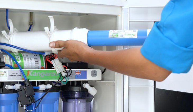 Bạn nên kiểm tra lại bộ phận điều khiển, phao công tắc, vòi lấy nước và thay thế nhằm đảm bảo hoạt động tối ưu của máy lọc nước