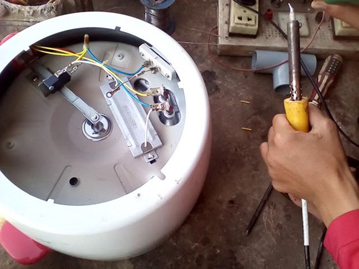 Bạn nên liên hệ đến đơn vị uy tín để hỗ trợ sửa chữa dây tiếp điểm