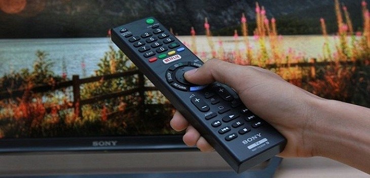 Bạn có thể thử reset lại tivi Sony để khắc phục lỗi này