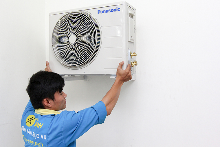 Cục nóng máy lạnh nưng hoạt động