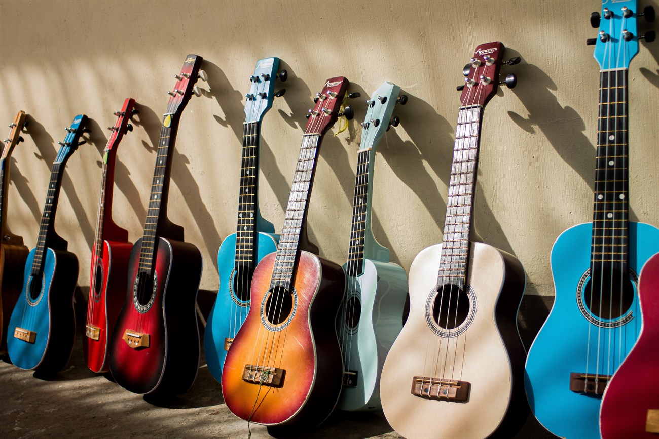 Dưới đây là một số thương hiệu đàn đàn Guitar Acoustic