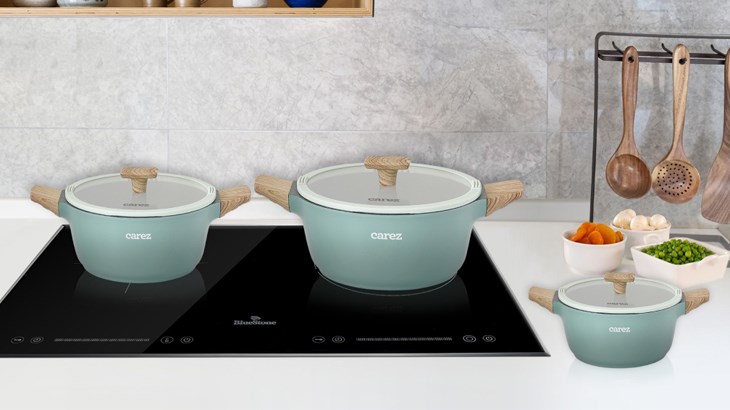 Bộ 3 nồi nhôm đúc vân đá nắp kính Carez CPC595DI03CN với tông màu xanh trẻ trung giúp căn bếp thêm đẹp mắt, nổi bật