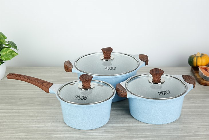 Bộ 3 cái nồi quánh Ceramic đáy từ Green Cook GCS22-T1 có đáy làm từ inox, tản nhiệt đều, dẫn nhiệt nhanh và tiết kiệm thời gian nấu