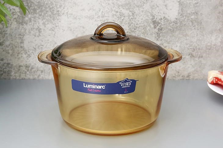 Nồi thủy tinh nắp thủy tinh 21 cm Luminarc Amberline Granite 3 lít dễ bị nứt vỡ nếu xảy ra va đập mạnh