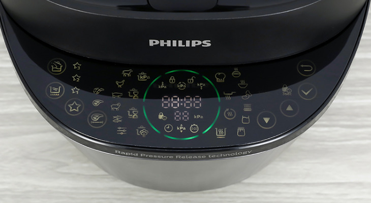 Nồi áp suất điện Philips HD2151/66 5 lít có bảng điều khiển điện tử hiển thị rõ nét