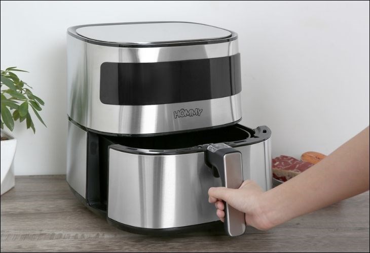 Nồi chiên không dầu Hommy BF525 5.5 lít có giá 2.900.000 VNĐ (cập nhật 05/2023, có thể thay đổi theo thời gian), phù hợp với nhiều gia đình