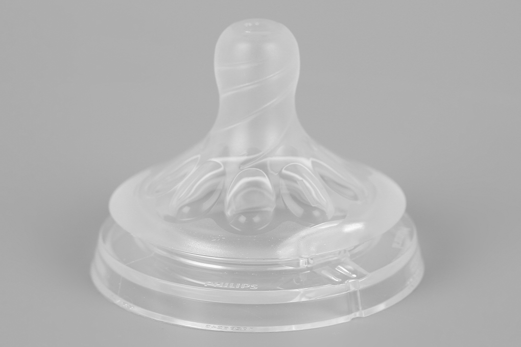 Bề mặt núm ti Philips Avent SCF651.23 mềm mịn giúp bé bú thoải mái và tự nhiên hơn
