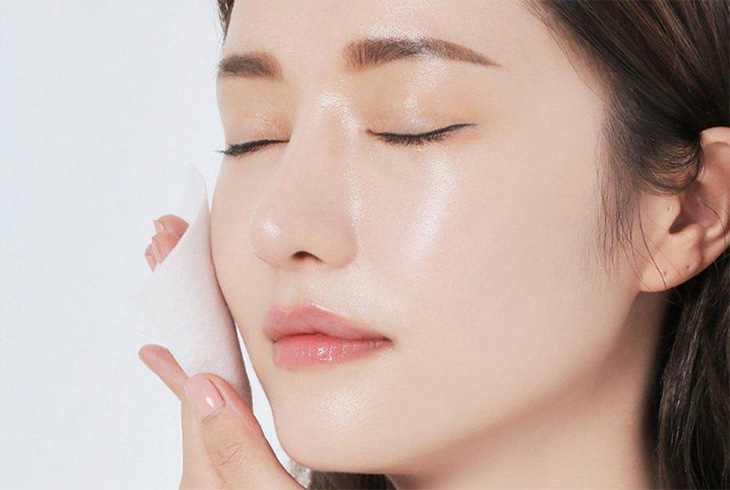 Nước hoa hồng ngăn ngừa tình trạng da khô