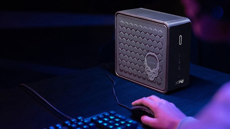 PC Mini có kích thước và bề dày chỉ bằng chiếc ổ cứng ngoài lưu trữ