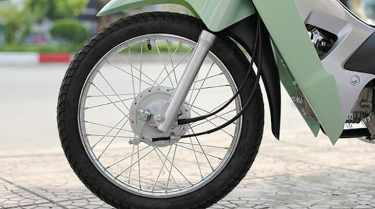 Phanh cơ có thể tránh được các tác động bên ngoài như bùn, đất, cát,...