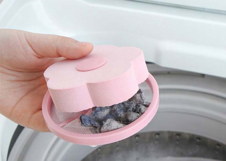 Phao lọc cặn máy giặt được làm từ viền nhựa, lưới lọc và chất chất liệu nhựa,  xốp và vải lưới
