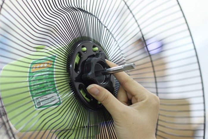 Ổ trục chứa dầu bị bào mòn, khe hở lớn