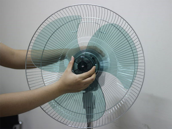 Sự phối hợp giữa trục lắp cánh quạt và trục quay động cơ điện quá lỏng