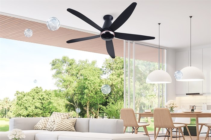 Quạt trần Panasonic 5 cánh F-60FEN 40W sở hữu thiết kế cánh quạt 3D cho luồng gió mạnh mẽ và êm ái, trang bị chế độ hẹn giờ cùng remote điều khiển từ xa tiện lợi.