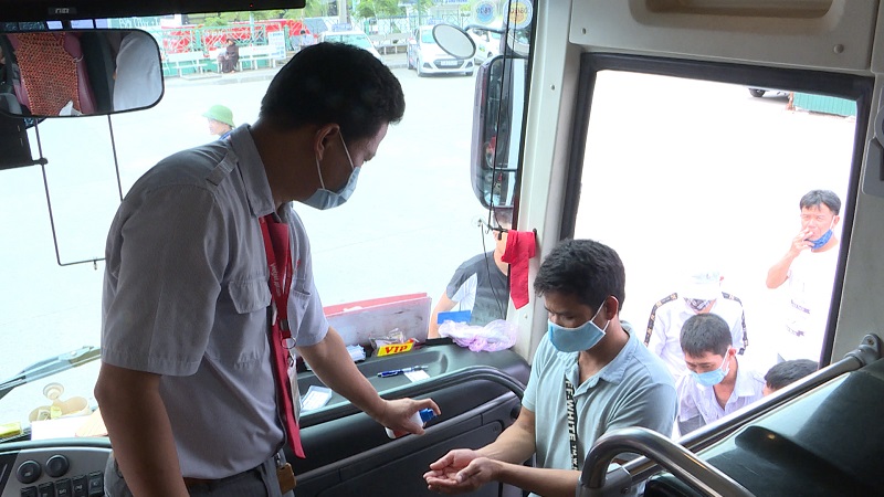 Điều kiện vận tải hành khách khi đi từ vùng nguy cơ và bình thường mới đến vùng có nguy cơ cao hơn