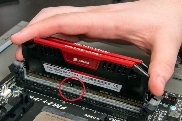 Main có 2 khe cắm RAM và bạn có 2 thanh RAM