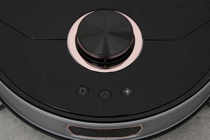 Robot hút bụi lau nhà Uwant U200 sở hữu công nghệ hút mạnh mẽ nê giúp hút bụi nhanh chóng, tiết kiệm thời gian