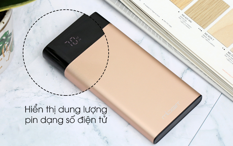 Phần trăm pin sẽ được hiển thị qua màn hình LED rõ ràng giúp người dùng sễ theo dõi và kiểm tra