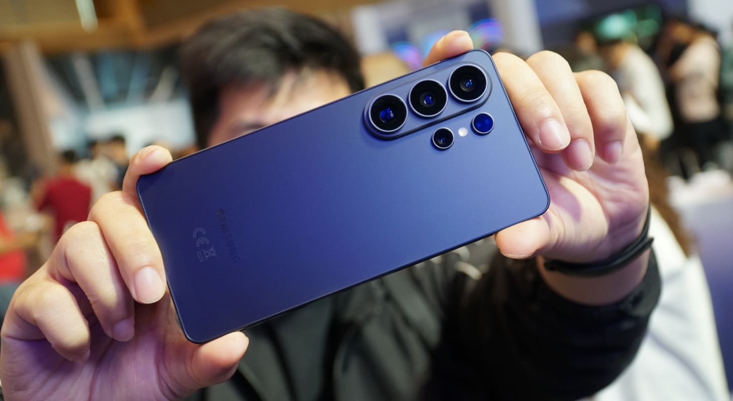 Galaxy S26 Ultra có thiết kế cụm camera liền mạch