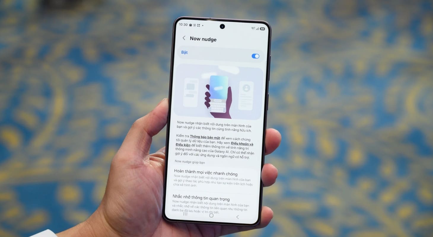 Tính năng Now Nudge trên Galaxy S26 Ultra giúp phân tích ngữ cảnh trên màn hình và đề xuất hành động cho bạn