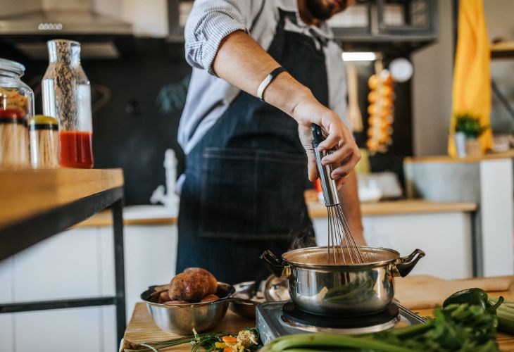 Nếu bạn thường xuyên nấu những món ăn cơ bản thì bếp ga mini là một lựa chọn