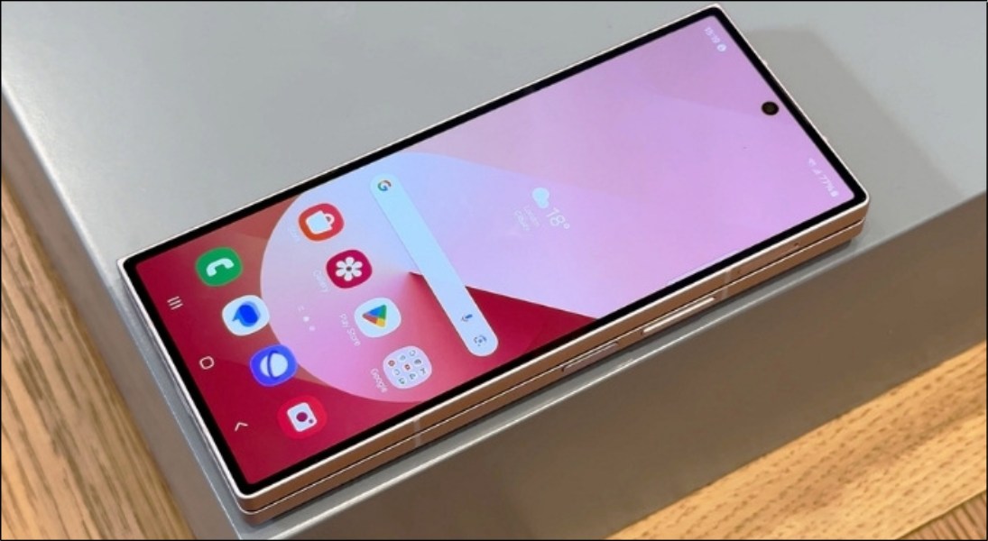 Màn hình ngoài của Z Fold 7 cũng được mở rộng lên 6.5 inch