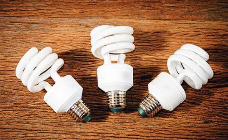 Đèn Compact có giá cả phù hợp với mọi gia đình