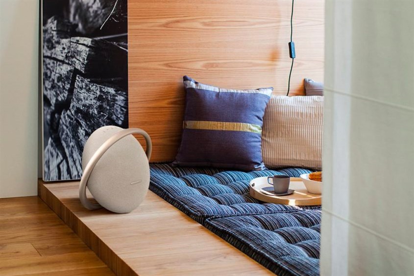 Loa Bluetooth Harman Kardon Onyx Studio 8 sở hữu thời lượng pin lên đến 8h
