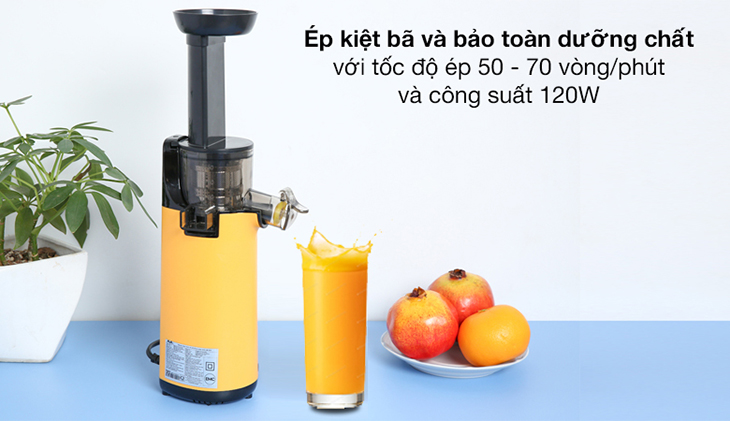 Máy ép chậm AVA JR-319 ép kiệt bã và bảo toàn dưỡng chất nhờ tốc độ ép 50 - 70 vòng/phút đi kèm với công suất 120W