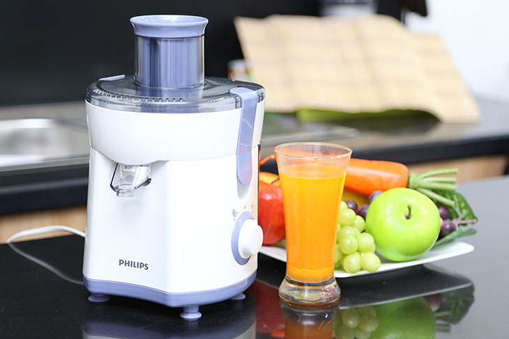 Máy ép trái cây Philips HR1811 có nhiều lượt đánh giá trên trang Điện máy XANH