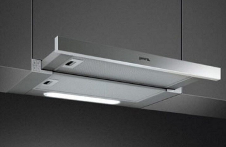 Máy hút mùi âm tủ Smeg KSET62E (536.84.832) được thiết kế cố định vào âm tủ bếp nên có thể gây khó khăn trong việc sửa chữa hoặc bảo dưỡng thiết bị