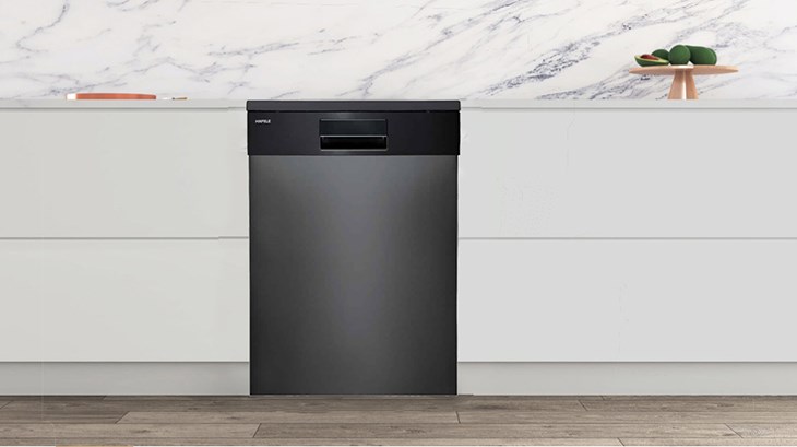 Máy rửa chén bán âm Hafele HDW-SI60AB (538.21.320) cho khả năng lắp đặt gọn gàng, không chiếm nhiều diện tích trong phòng bếp gia đình