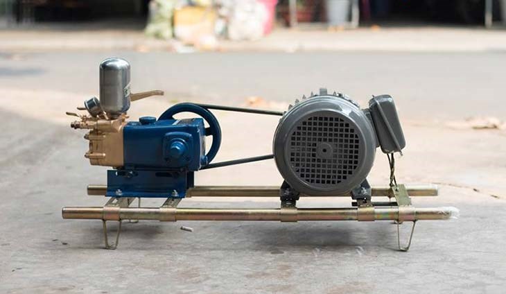 Máy rửa xe dây đai có cấu tạo đơn giản và giá thành rẻ