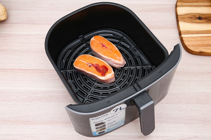 Nồi chiên không dầu kết hợp hấp Kalite STEAM 7 7 lít có giá là 4.059.000 đồng (cập nhật tháng 05/2023, có thể thay đổi theo thời gian)
