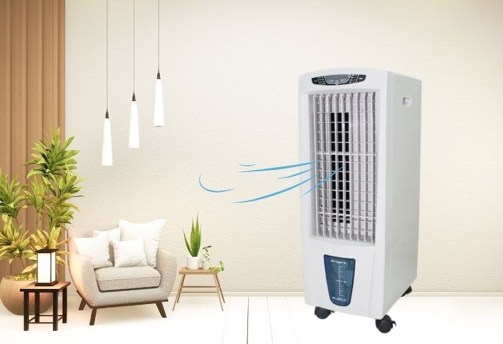 Quạt hơi nước hoạt động bằng cách tạo ra hơi nước cân bằng độ ẩm trong không khí, làm mát không gian