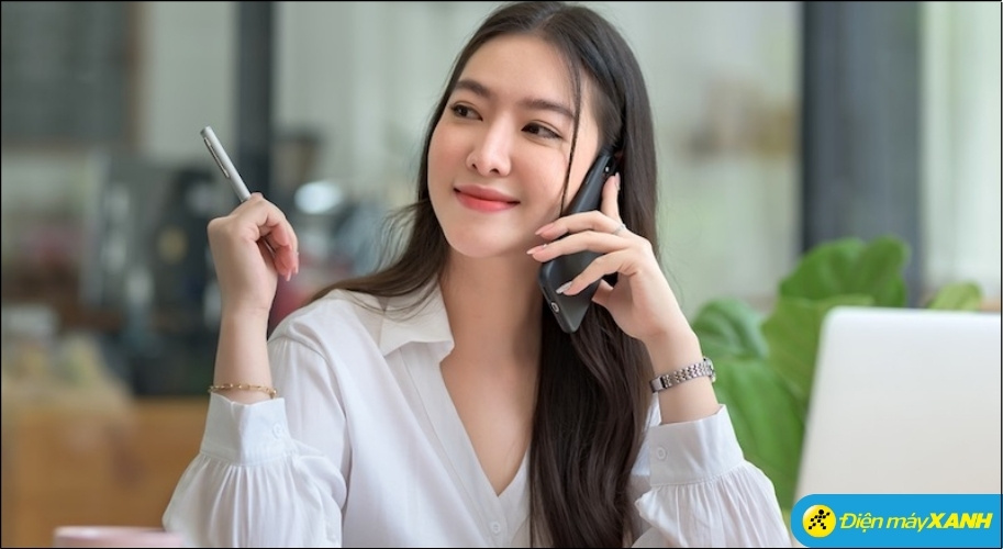 Đối với những vấn đề cần sự can thiệp và xử lý trực tiếp từ nhân viên chăm sóc khách hàng, tổng đài là kênh liên hệ phù hợp nhất