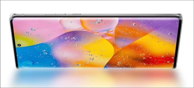 X30 Pro có màn hình pOLED 6.73 inch cho người dùng một màn hình hiển thị toàn diện