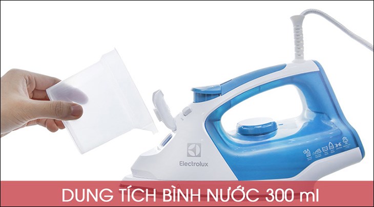 Chỉ nên thêm nước vào bàn ủi hơi nước Electrolux ESI5126 1800W tối đa đến vạch MAX