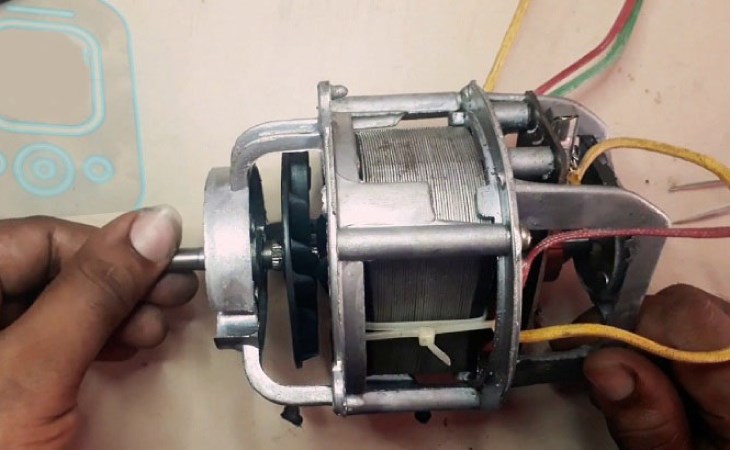 Bạn cần thường xuyên tiến hành kiểm tra và tra dầu để máy được hoạt động tốt hơn