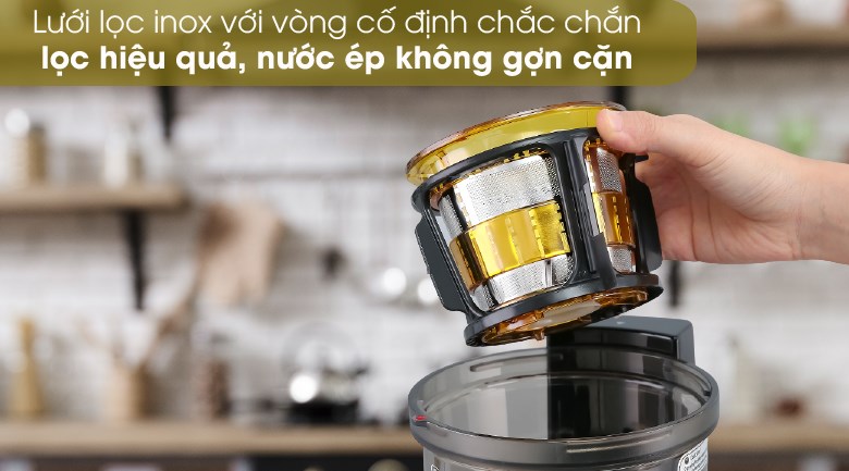 Máy ép chậm Kuvings CS600 được làm bằng chất liệu cao cấp, an toàn với người dùng