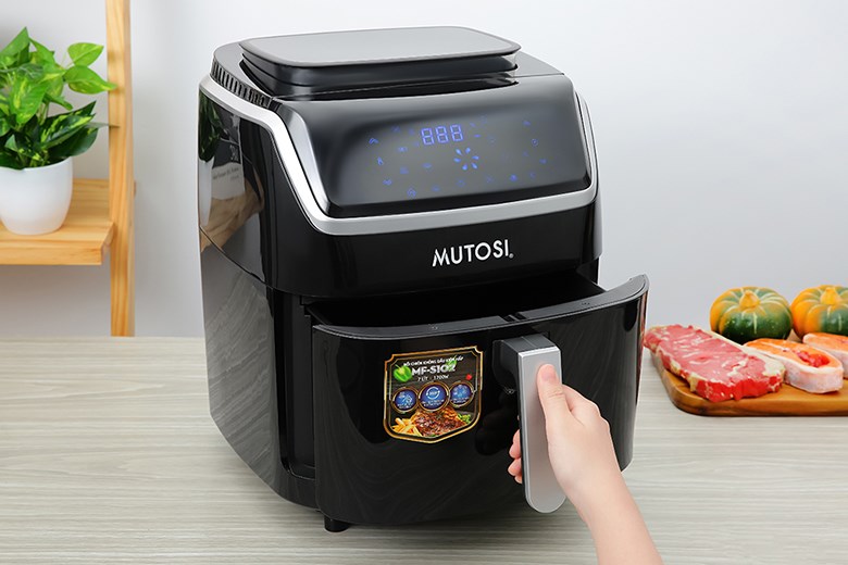 Nồi chiên không dầu kiêm hấp Mutosi MF-S102 7 lít sở hữu công nghệ làm nóng Rapid Air giúp thực phẩm chín đồng đều