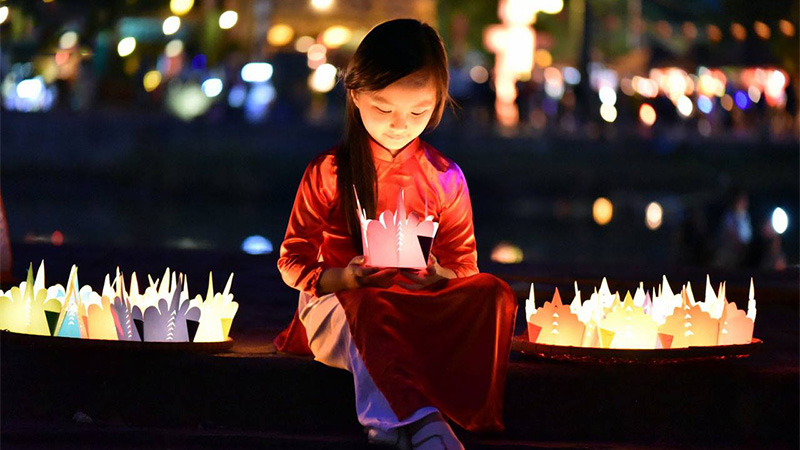 Tết Nguyên Tiêu của người Hoa và người Việt khác nhau thế nào?