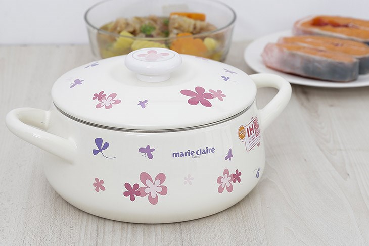 Nồi thép Nippon tráng men 20 cm Fujihoro MCPV-20W sở hữu kiểu dáng sang trọng, bắt mắt hài hòa với mọi không gian