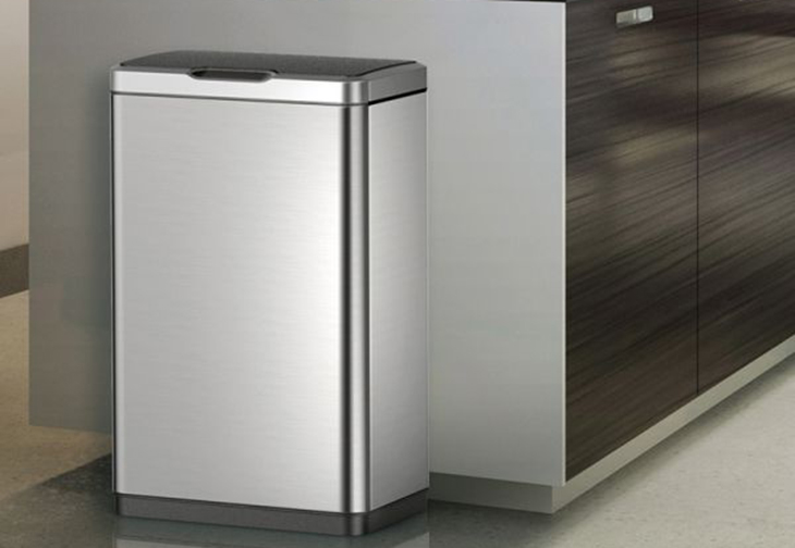 Phần thân có nhiệm vụ chứa rác và hút mùi