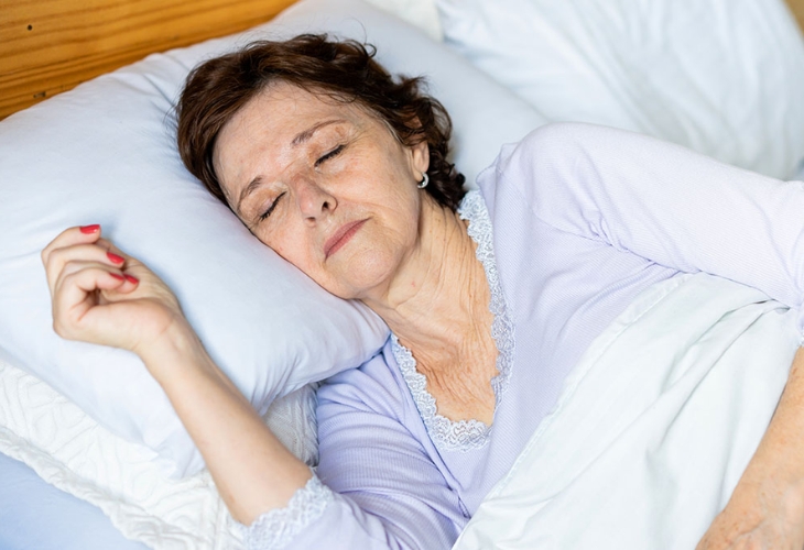 Tiếng ồn trắng giúp người lớn ngủ sâu hơn