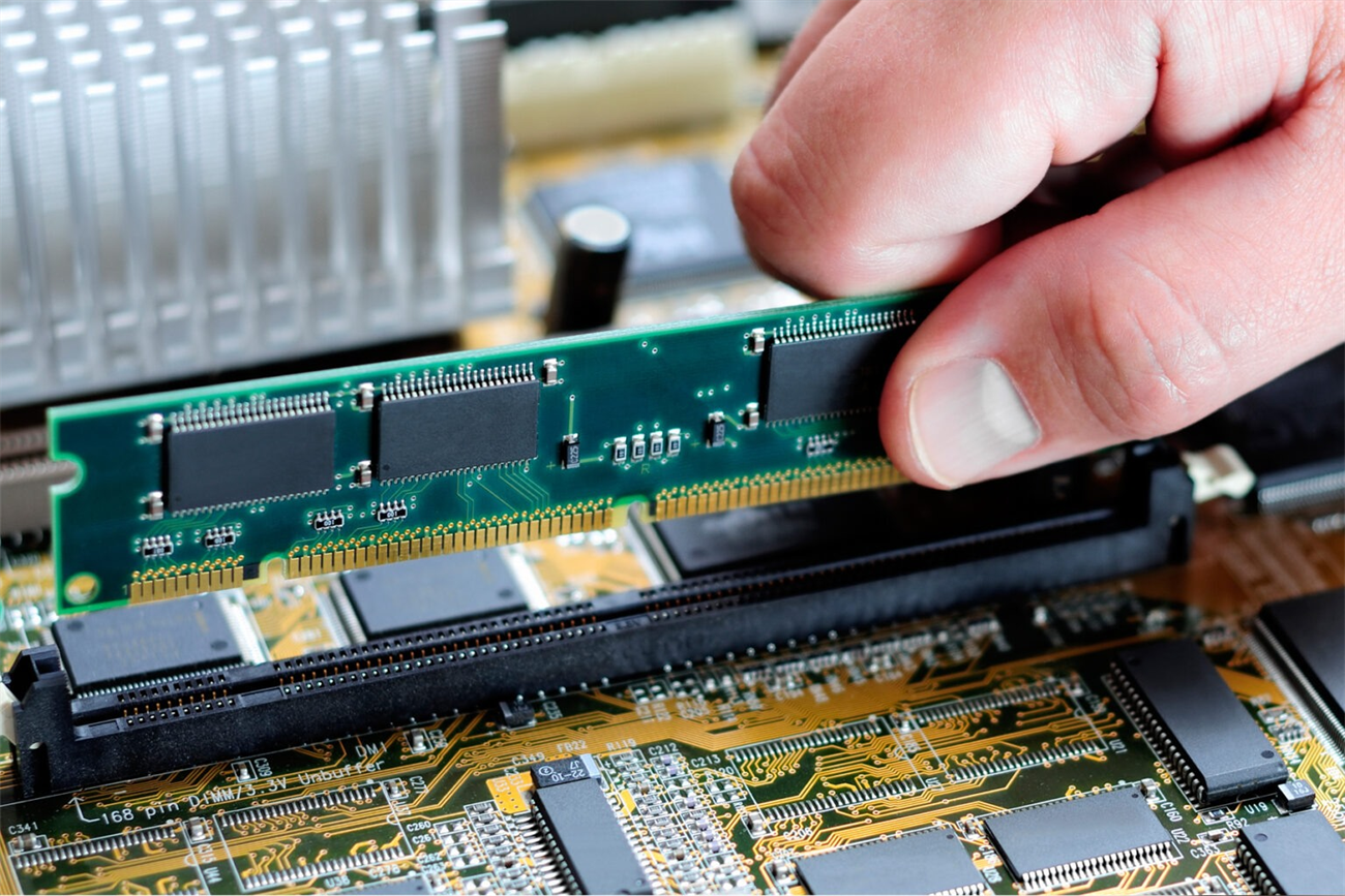 Khe cắm AMR Mainboard có thể sử dụng một analog (I/O) kết nối cho các chức năng âm thanh và modem