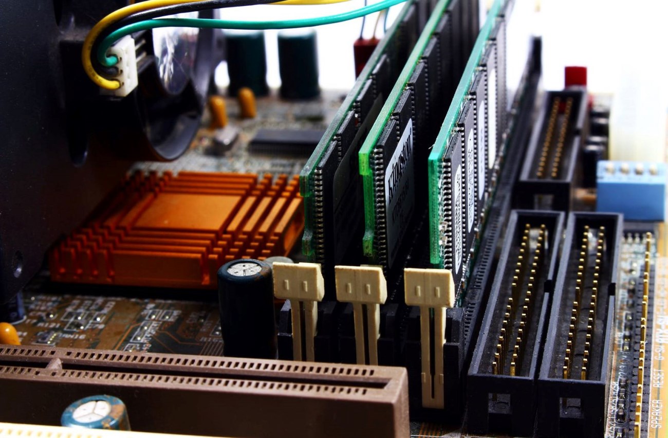 Khe cắm PCI là sự phát triển thay thế cho khe cắm ISA