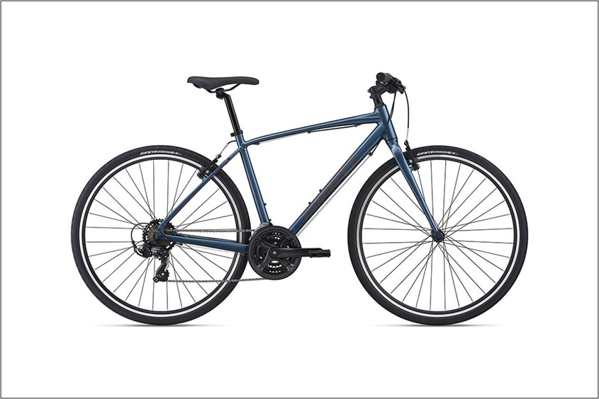 Xe đạp đường phố Touring Giant ESCAPE 3 sở hữu thiết kế nhỏ gọn, hiện đại, phù hợp cho các bạn trẻ yêu thích vi vu dạo phố