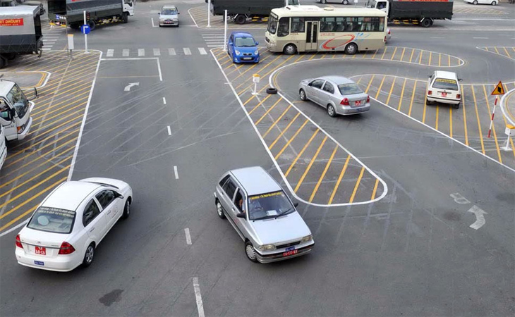 Các loại bằng lái xe ô tô 4 bánh trở lên